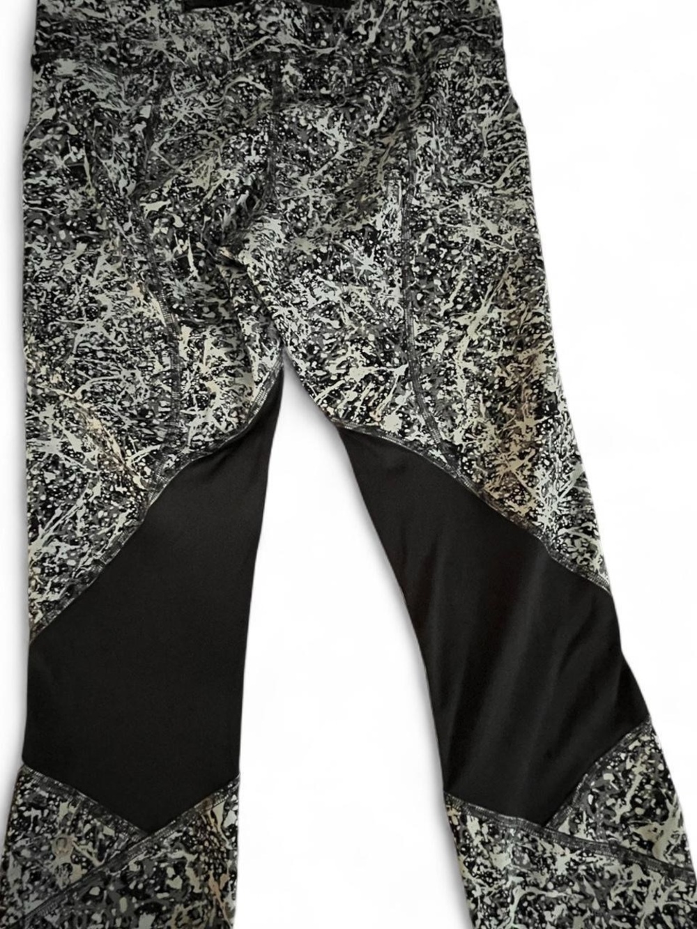 lululemon athletica Black & White Speckled High-Rise Cropped Leggings - Picture 5 of 8